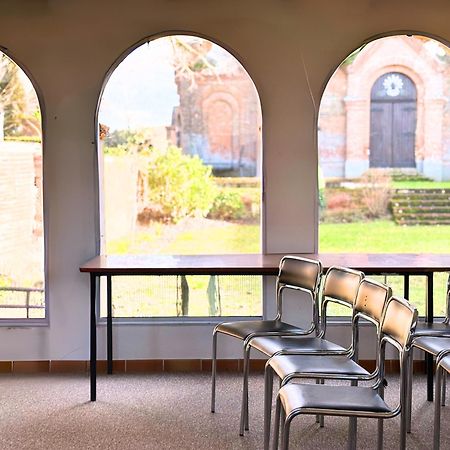 Hotellerie De L'Abbaye Bellegarde-Sainte-Marie Экстерьер фото