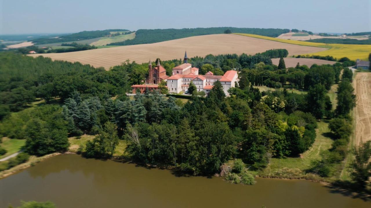 Hotellerie De L'Abbaye Bellegarde-Sainte-Marie Экстерьер фото